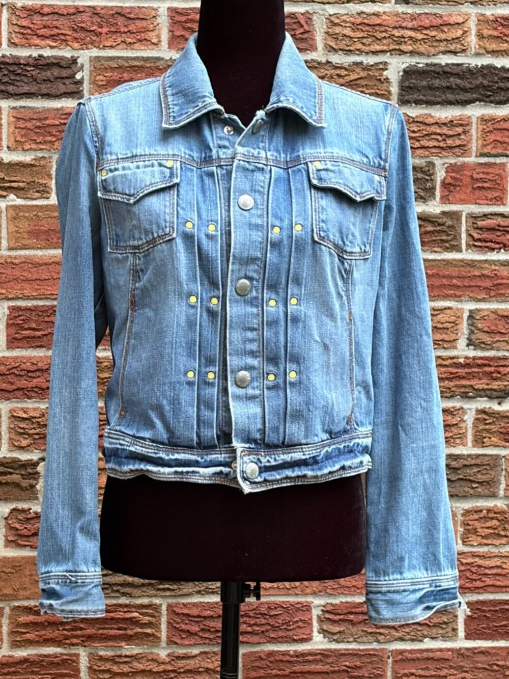 Tommy Hilfiger Women's Light Wash Denim Jacket | Size Large (L/G)